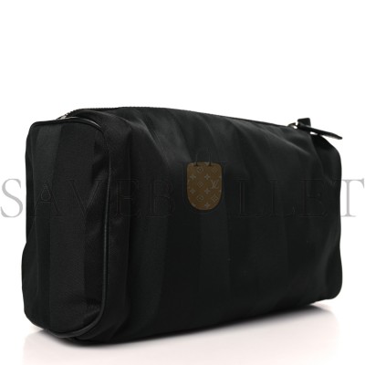 FENDI RECYCLED NYLON VITELLO GRACE LIGHT PEQUIN LOGO TRAVEL POUCH BLACK SUNFLOWER (25*13*11cm) FENDI RECYCLED NYLON VITELLO GRACE LIGHT PEQUIN LOGO TRAVEL POUCH BLACK SUNFLOWER (25*13*11cm)
