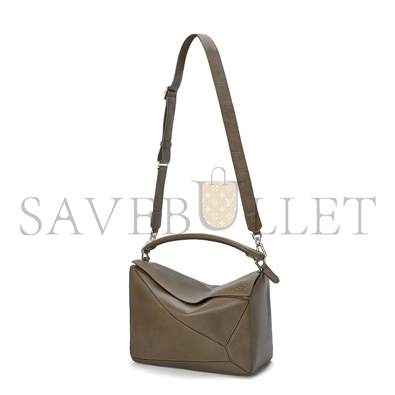 LOEWE LARGE PUZZLE BAG IN SUPPLE GRAINED CALFSKIN B510PNLX01 (33*21.5*14.7cm) LOEWE LARGE PUZZLE BAG IN SUPPLE GRAINED CALFSKIN B510PNLX01 (33*21.5*14.7cm)