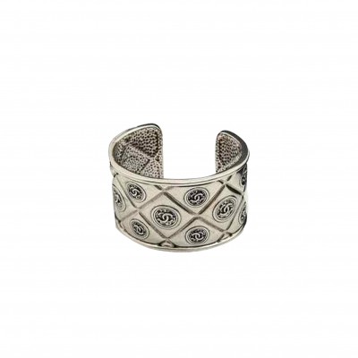 CHANEL CUFF BRACELET VICTOIRE DE CASTELLANE 