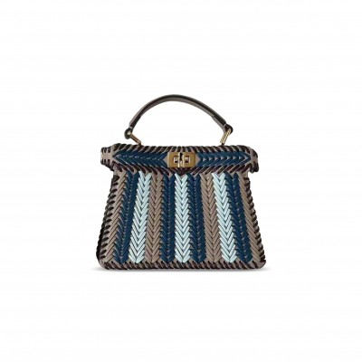 FENDI PEEKABOO ISEEU SMALL (20*15.5*11cm) FENDI PEEKABOO ISEEU SMALL (20*15.5*11cm)