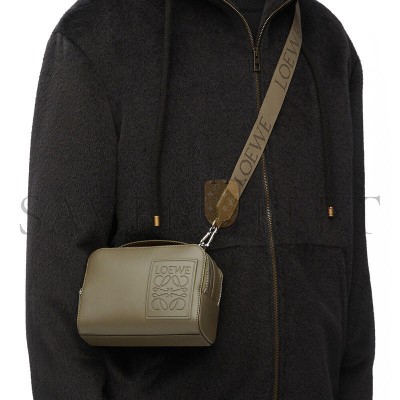 LOEWE MINI CROSSBODY CAMERA BAG IN SATIN CALFSKIN C565R41X05 (18*13*8.5cm) LOEWE MINI CROSSBODY CAMERA BAG IN SATIN CALFSKIN C565R41X05 (18*13*8.5cm)