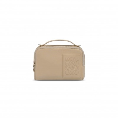 LOEWE MINI CROSSBODY CAMERA BAG IN SATIN CALFSKIN C565R41X05 (18*13*8.5cm) LOEWE MINI CROSSBODY CAMERA BAG IN SATIN CALFSKIN C565R41X05 (18*13*8.5cm)