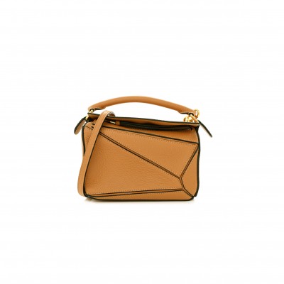 LOEWE MINI PUZZLE BAG IN SOFT GRAINED CALFSKIN A510U95X37-3649 (18*12.5*8cm) LOEWE MINI PUZZLE BAG IN SOFT GRAINED CALFSKIN A510U95X37-3649 (18*12.5*8cm)