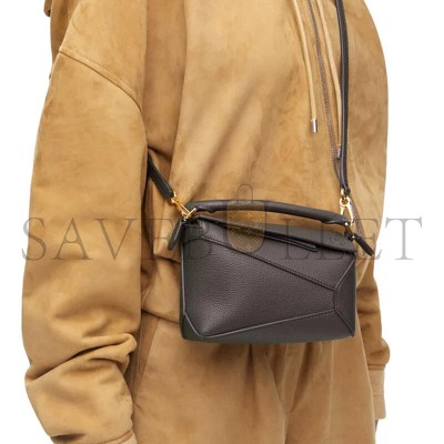 LOEWE MINI PUZZLE EDGE BAG IN SOFT GRAINED CALFSKIN A510P88X16-1220 (18*12.5*8cm) LOEWE MINI PUZZLE EDGE BAG IN SOFT GRAINED CALFSKIN A510P88X16-1220 (18*12.5*8cm)