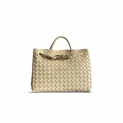 BOTTEGA VENETA MEDIUM ANDIAMO 743572VCPP13311 (32*24*12cm) BOTTEGA VENETA MEDIUM ANDIAMO 743572VCPP13311 (32*24*12cm)