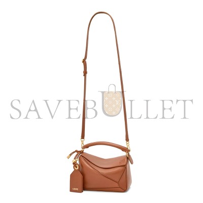 LOEWE MINI FEATHERLIGHT PUZZLE BAG IN NAPPA LAMBSKIN A510PLIX04 (17.5*12.5*7.5cm) LOEWE MINI FEATHERLIGHT PUZZLE BAG IN NAPPA LAMBSKIN A510PLIX04 (17.5*12.5*7.5cm)