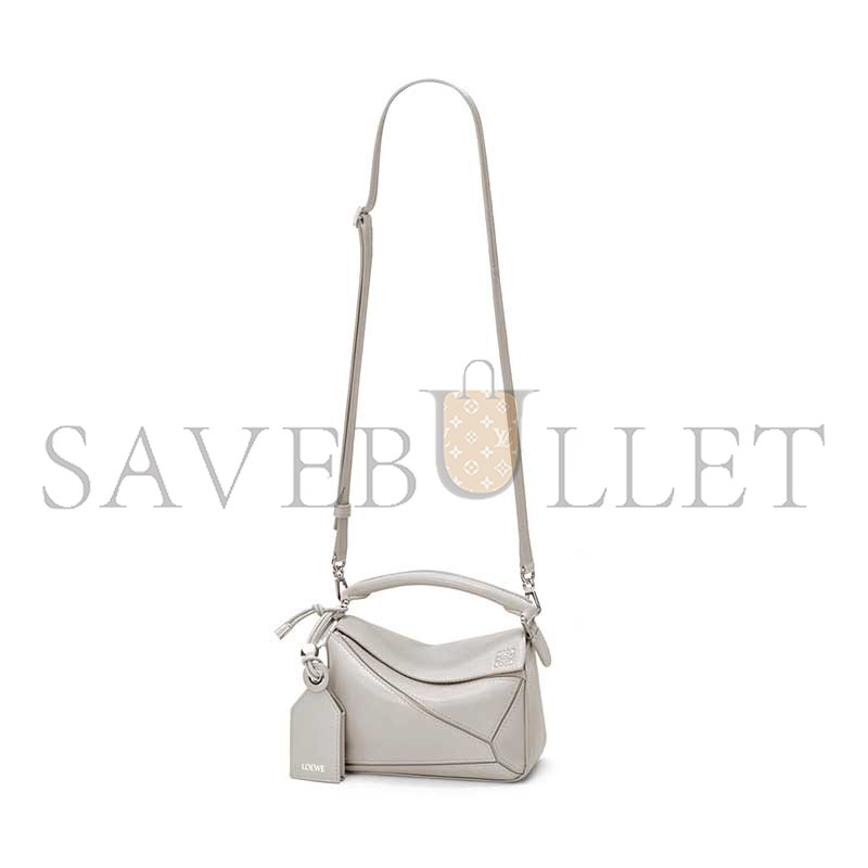 LOEWE MINI FEATHERLIGHT PUZZLE BAG IN NAPPA LAMBSKIN A510PLIX04 (17.5*12.5*7.5) LOEWE MINI FEATHERLIGHT PUZZLE BAG IN NAPPA LAMBSKIN A510PLIX04 (17.5*12.5*7.5)
