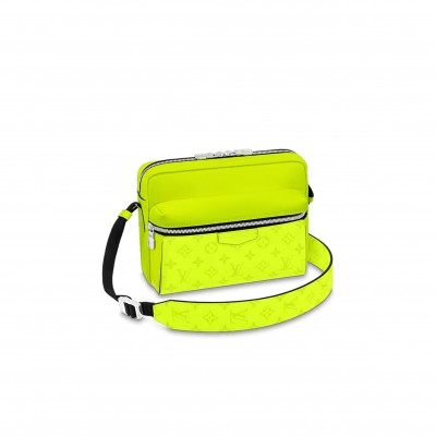 LOUIS VUITTON OUTDOOR MESSENGER M30943 (25.5*18*5cm)