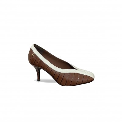 CHANEL PATENT LEATHER HIGH HEELS CHANEL PATENT LEATHER HIGH HEELS