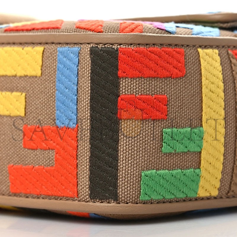 FENDI CANVAS VITELLO KING FF MULTICOLOR EMBROIDERED BAGUETTE MULTICOLOR CUOIO (28*14*6cm) 