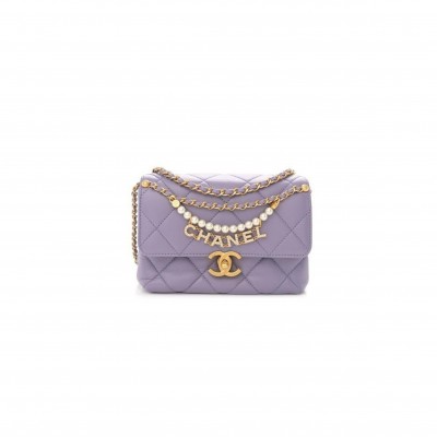 CHANEL SHINY LAMBSKIN QUILTED MINI PEARL LOGO FLAP LIGHT PURPLE (18*13*6cm) 