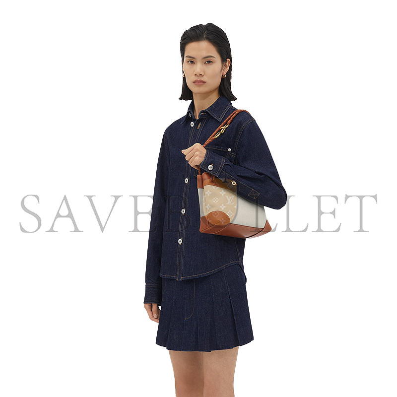 BOTTEGA VENETA SMALL ANDIAMO 791594V42E19802 (25*22*10.5cm)