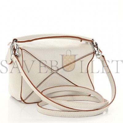 LOEWE CALFSKIN MINI PUZZLE BAG SOFT WHITE (18*12.5*8cm) LOEWE CALFSKIN MINI PUZZLE BAG SOFT WHITE (18*12.5*8cm)