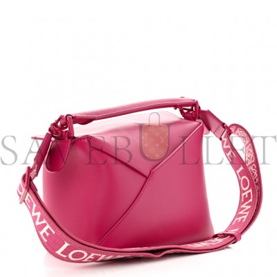 LOEWE SATIN CALFSKIN MONOCHROME SMALL PUZZLE EDGE BAG RUBY RED GLAZE (24*16.5*10.5cm) LOEWE SATIN CALFSKIN MONOCHROME SMALL PUZZLE EDGE BAG RUBY RED GLAZE (24*16.5*10.5cm)