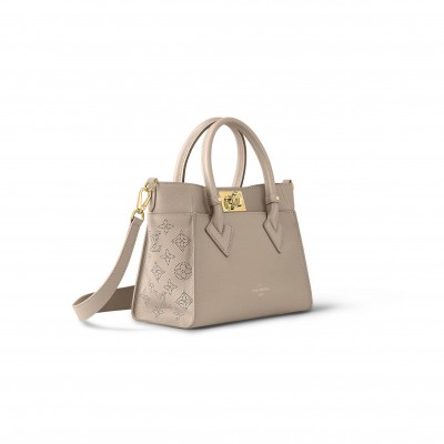 LOUIS VUITTON MASTER ON MY SIDE PM M20600 (25*20*12cm)